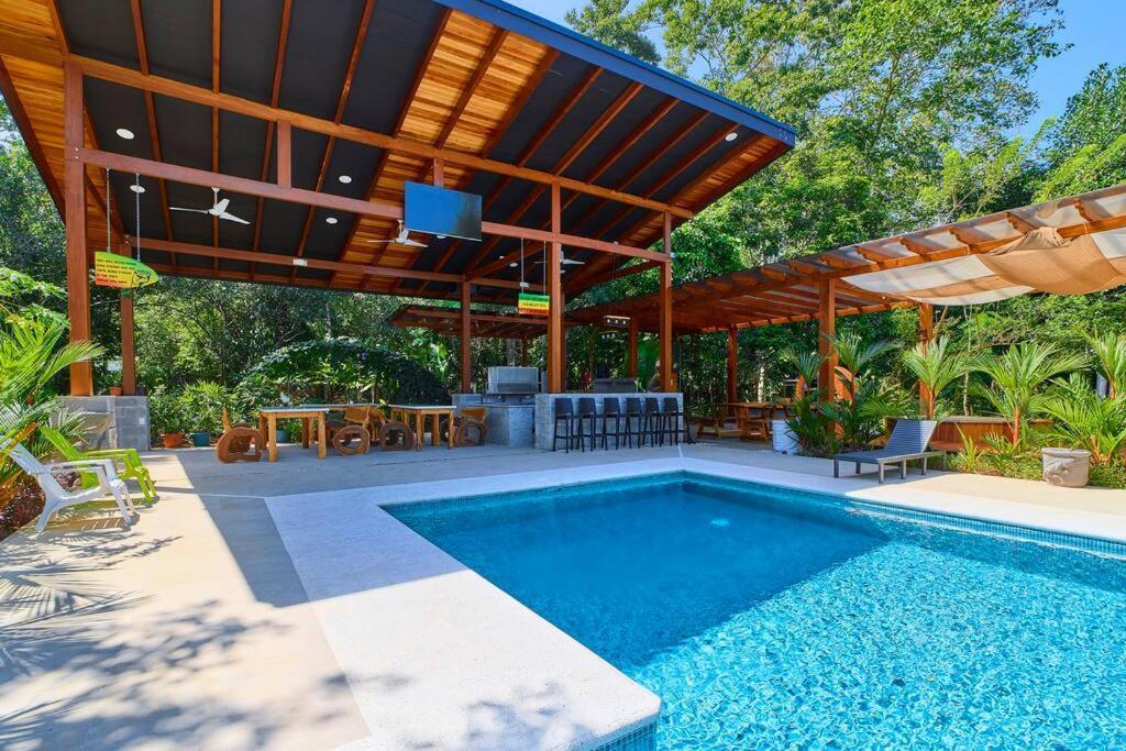 Casa Kristel - Exquisite Villa Getaway Puerto Viejo de Talamanca Εξωτερικό φωτογραφία